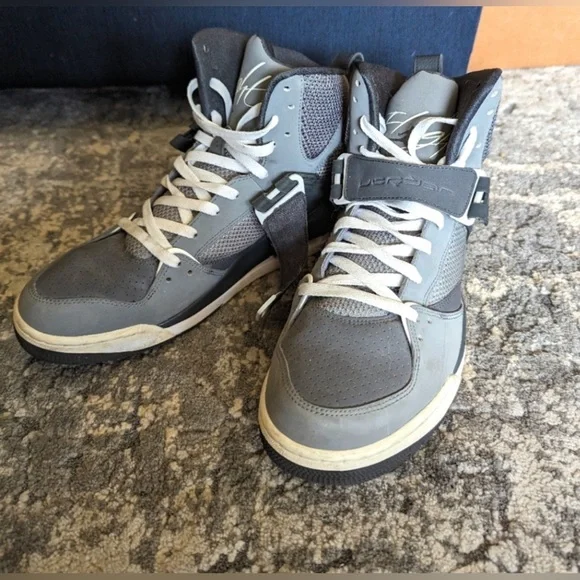 EUC Air Jordan Flight 45 size 11 - Picture 1 of 5